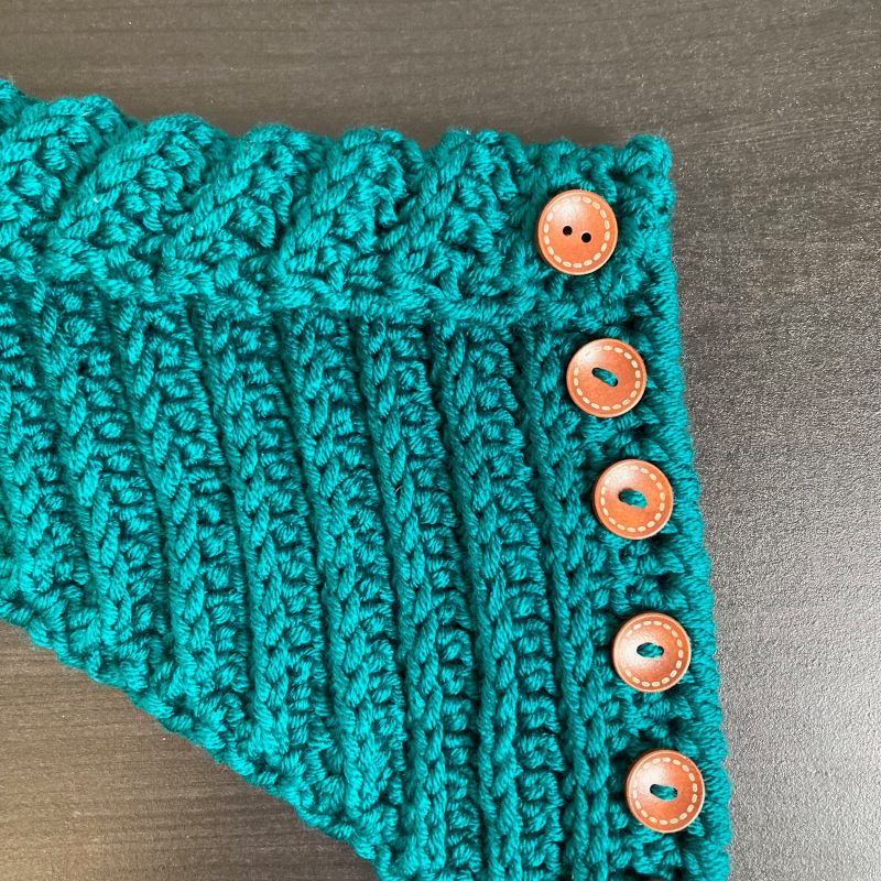 crochet ribbed bandana scarf with buttons