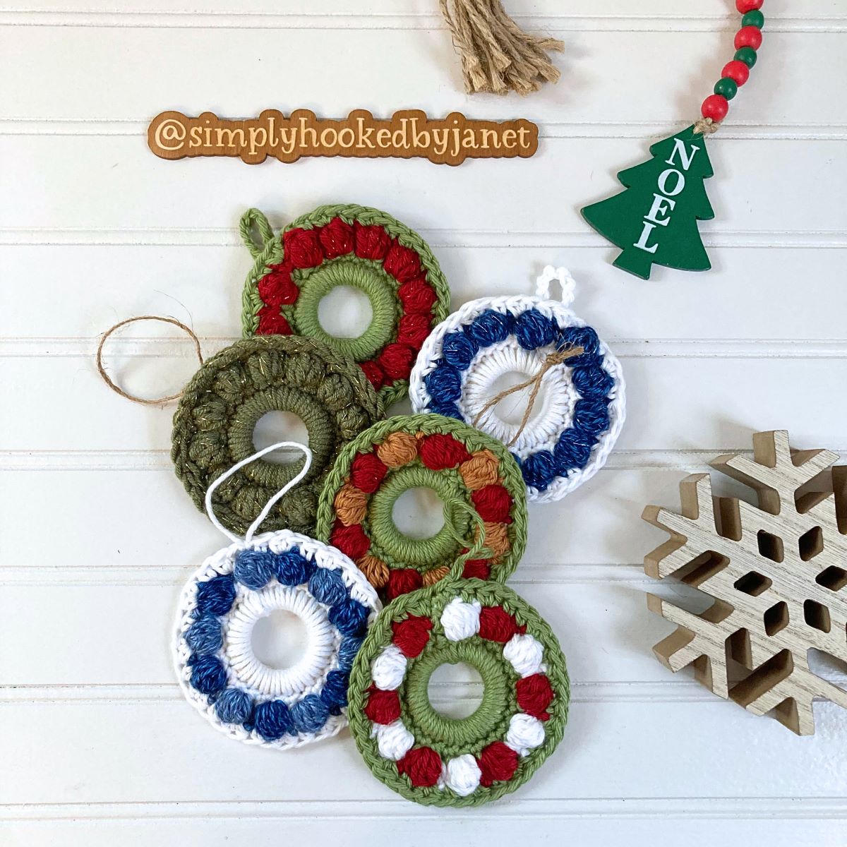 Simple Charming Crochet Christmas Wreath Ornament Pattern Simply Hooked by